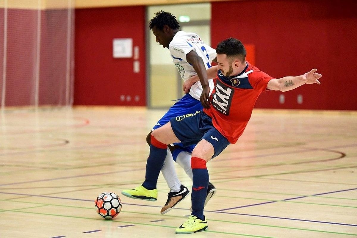 Miguel Oliveira prend le meilleur sur Dany Abreu mais au final, le Sparta Dudelange a pris le meilleur sur le RAF Differdange.