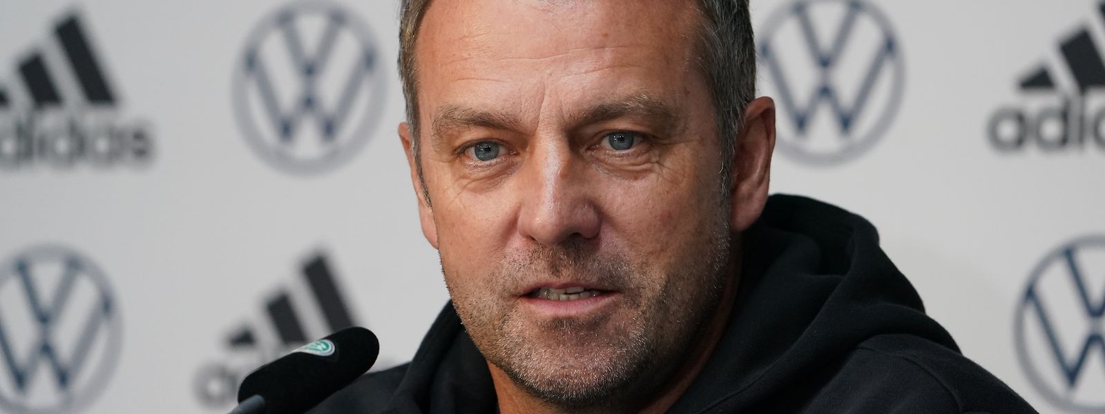 Der deutsche Bundestrainer Hansi Flick hat schon auf die Ausfälle reagiert. Ridle Baku sowie Maximilian Arnold wurden nachnominiert.
