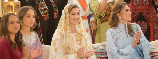 Königin Rania (r.) versteht sich glänzend mit ihrer künftigen Schwiegertochter Rajwa (2.v.r.).