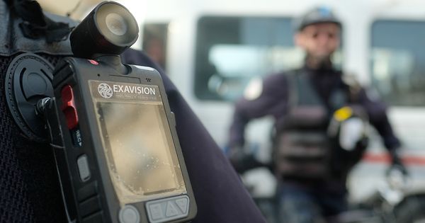 Les bodycams, garde-fous controversés des policiers - Vimarsana News