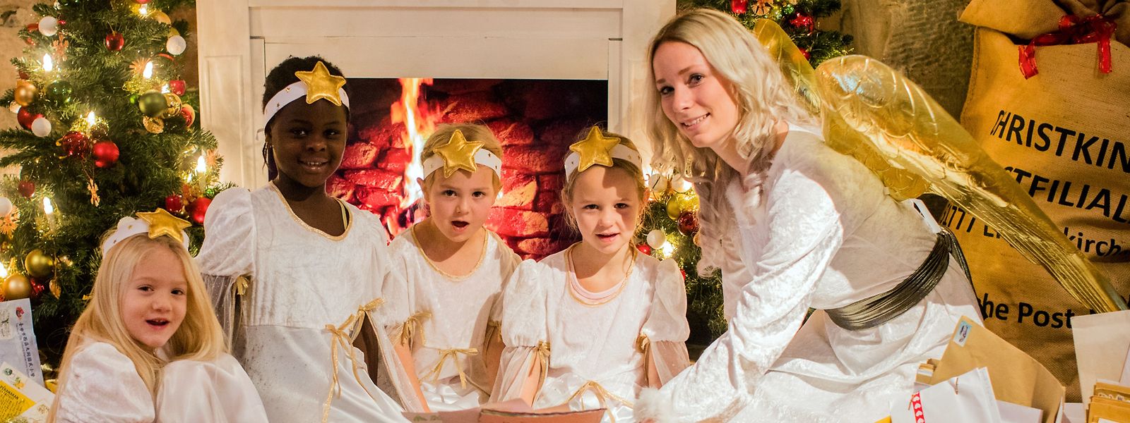Das Christkind (rechts) beglückt die Kinder in Luxemburg, Österreich und katholischen Teilen Deutschlands. 