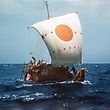 ARCHIV - 30.04.1970, Marokko, ---: Das Papyrusboot Ra II auf hoher See, aufgenommen im April 1970. Im Mai 1970 segelte der norwegische Abenteurer Thor Heyerdahl in einem Boot aus Papyrus, der Ra II, von Marokko bis zur Karibik-Insel Barbados. 57 Tage später, am 12. Juli 1970, erreichte die achtköpfige Mannschaft den Hafen Bridgetowns, der Hauptstadt von Babardos. (zu dpa "Thor Heyerdahl - Umweltaktivist in den Fußstapfen der alten Ägypter") Foto: UPI/dpa +++ dpa-Bildfunk +++
