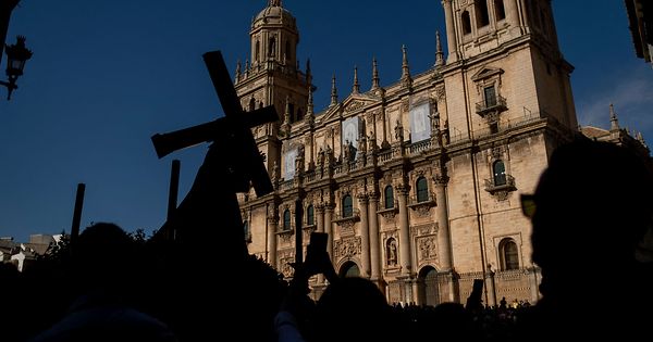 España.  La procesión para pedir lluvia volvió a las calles después de 49 años