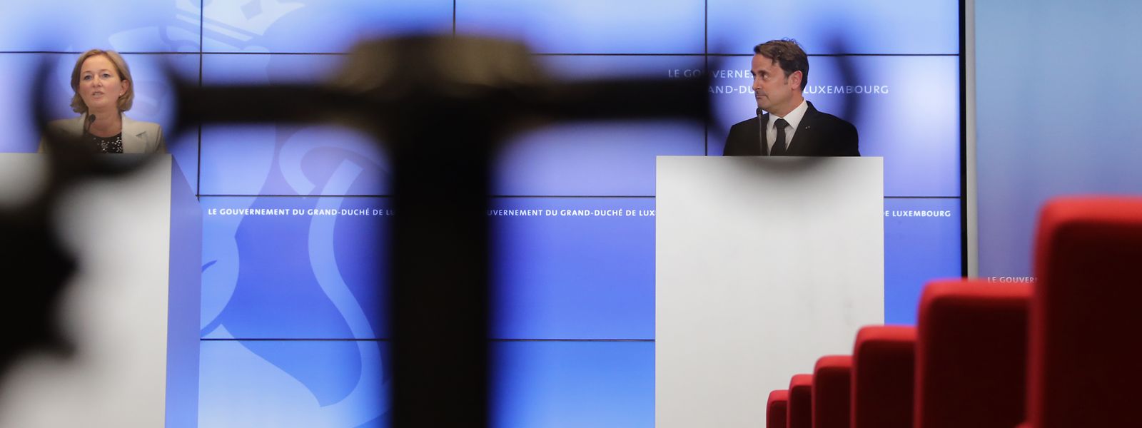 Outre la quarantaine de conférences de presse réalisée par les membres du gouvernement, la lutte contre la pandémie de covid-19 aura obligé l'exécutif à publier quelque 160 décisions au cours des trois derniers mois.