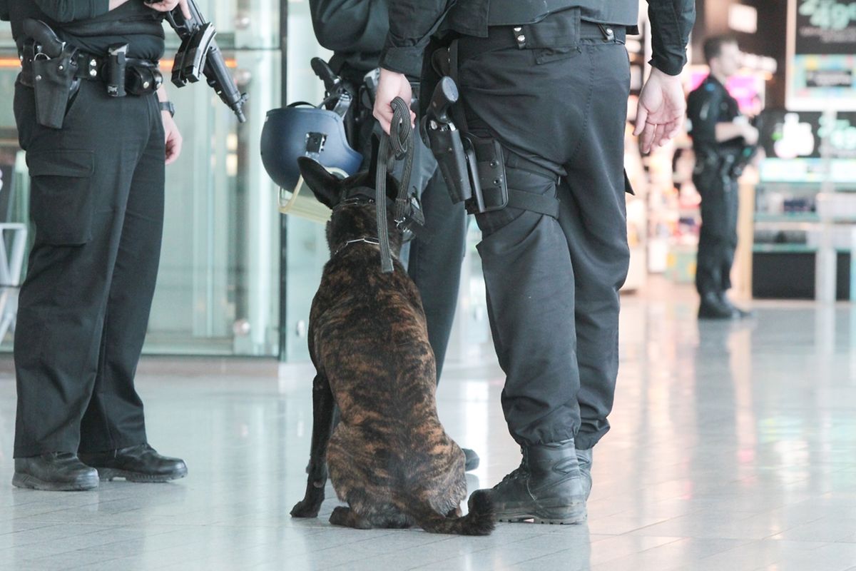 Verstärkte Kontrollen und Wachposten am Flughafen Findel und am Hauptbahnhof Luxemburg.