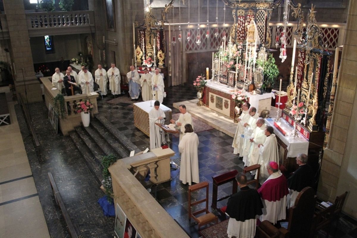 Messe für das Domkapitel, den Bischofsrat, das Centre Jean XXIII, die Diözesankurie, die Diözesanverwaltung, das Seelsorgereferat und alle kirchlichen Mitarbeiterinnen und Mitarbeiter.
