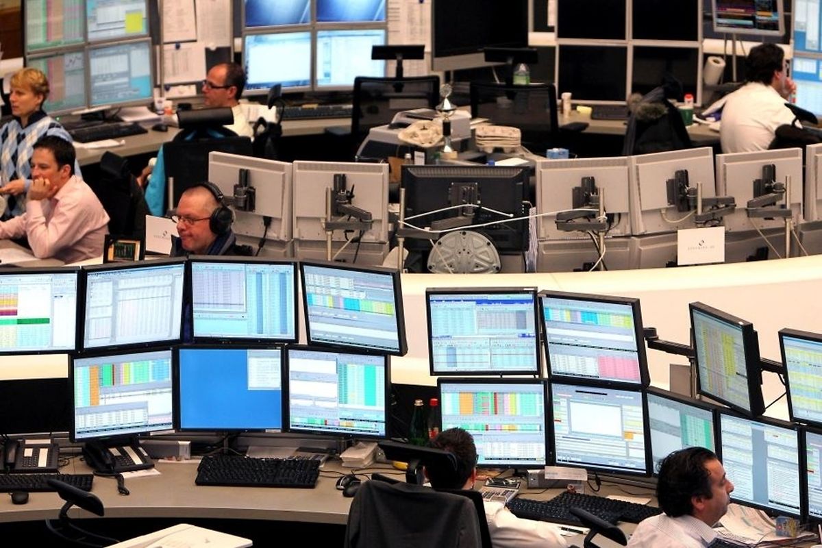 what banks have bitocin trading desks