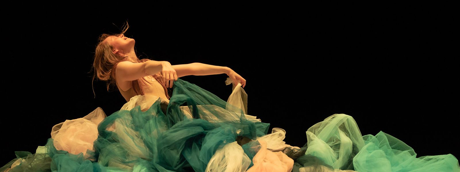 Anne-Mareike Hess dekonstruiert in ihrer Choreografie „Dreamer" (2021) männliche Phantasmen.