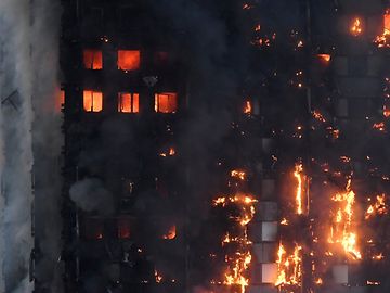 “Vários mortos” em incêndio em prédio em Londres