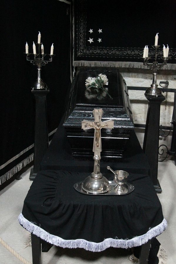 Großherzog Henri besucht das Kutschenmuseum in Peppingen.