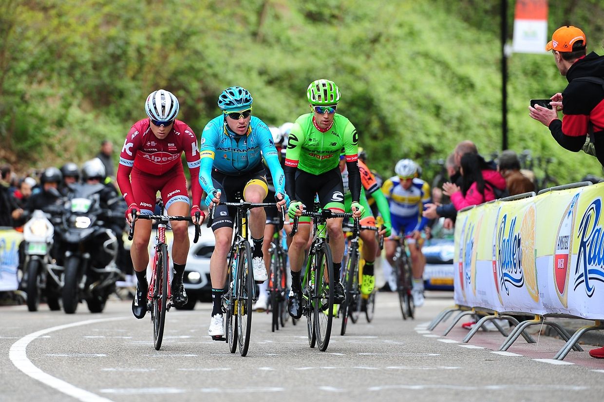 Die Ausreißergruppe im Cauberg.