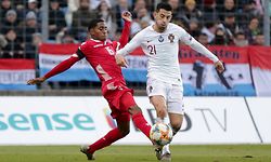 Leandro Barreiro (Luxemburg #16) im Zweikampf mit Pizzi (Portugal #21)/ Fussball, UEFA EM-Qualifikation 2020, Saison 2019-2020, Gruppe B, European Qualifiers / 17.11.2019 /Luxemburg - Portugal (Luxembourg vs Portugal) / Stade Josy Barthel, Luxemburg /Foto: Ben Majerus