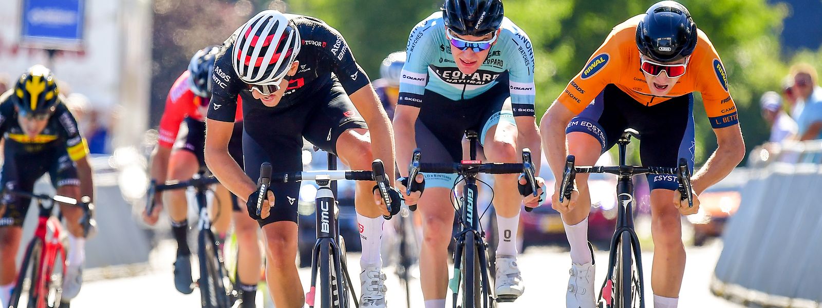 Loïc Bettendorff (r.) wird zukünftig wieder an der Seite einiger ehemaliger Leopard-Mannschaftskollegen fahren.