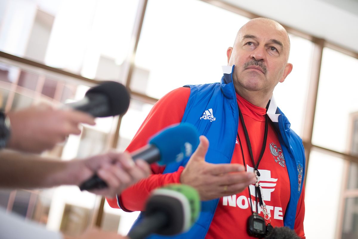 Russlands Trainer Stanislav Cherchesov steht eine schwierige WM bevor.