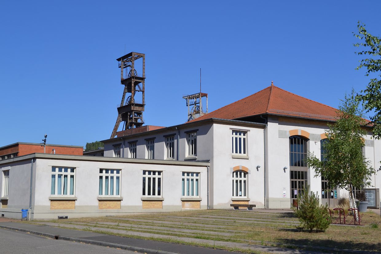 Le carreau minier Wendel, désormais nommé Parc Explor Wendel, est le plus grand de France conservé en l'état. On y trouve notamment trois chevalements et deux lavoirs.