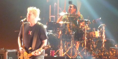 The Offspring feuern Bandmitglied wegen fehlender Impfung - Vimarsana News