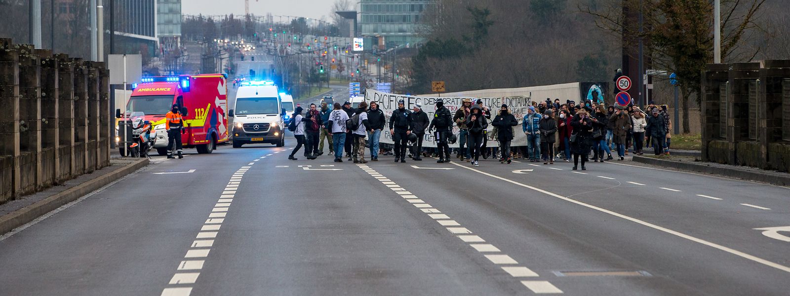 Eine Gruppe von rund 200 Demonstranten marschierte am Samstag friedlich vom Glacis zur Place de l'Europe und wieder zurück.