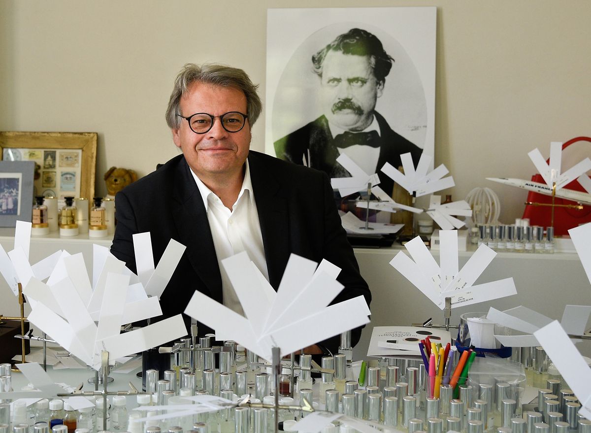 Das Arbeitszimmer von Jacques Cavallier Belletrud ist schlicht eingerichtet. An der Wand lehnt ein Porträt des Firmengründers Louis Vuitton.