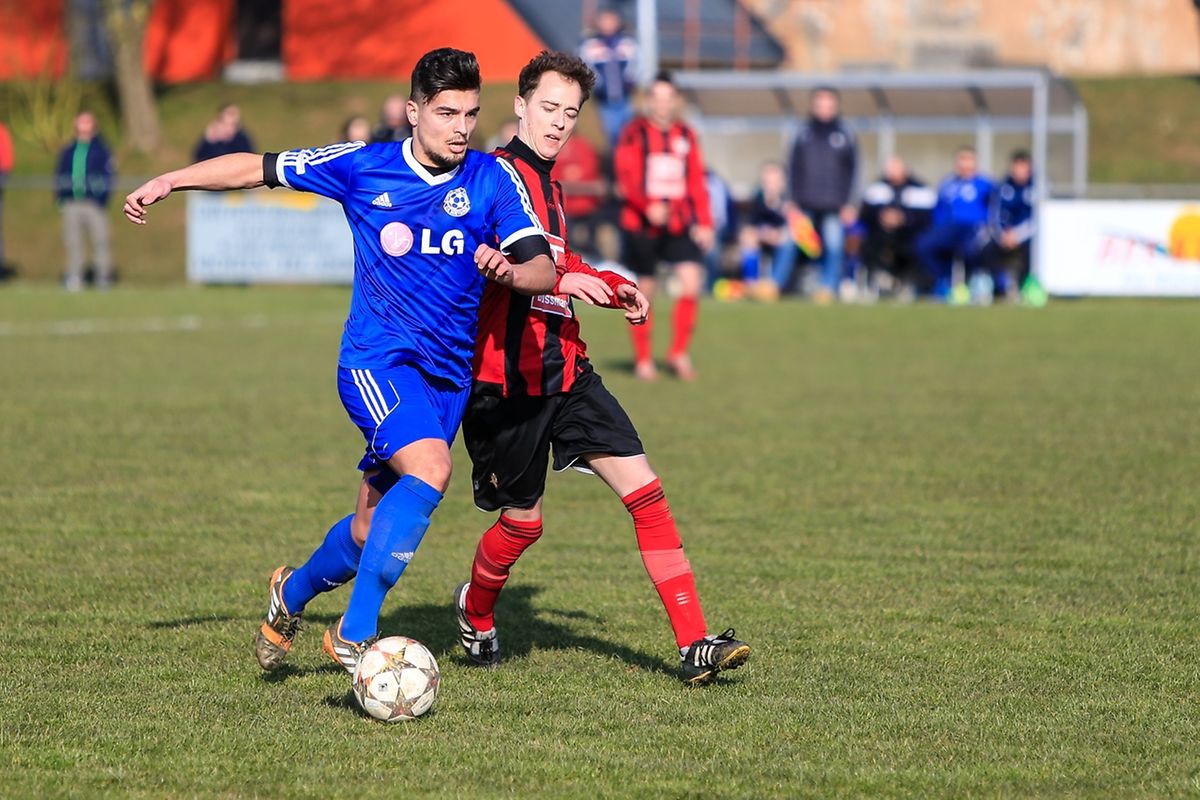 Almin Kocan (USB) contre Danillo Antalo (FCK)Foto: Serge Daleiden