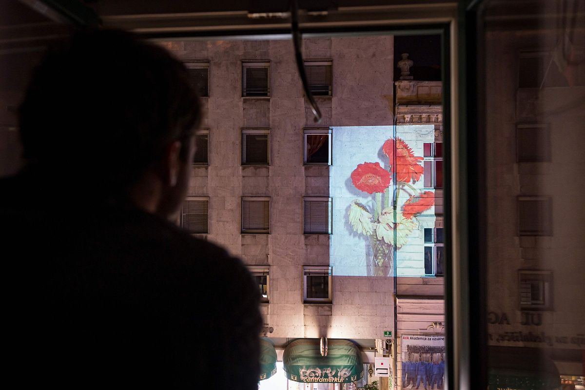 Fotografin Asiana Jurca Avci erobert mit anderen Kollegen den Stadtkern von  Ljubljana mit ihren Kunstwerken. 