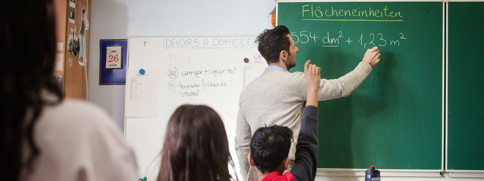 La Confédération générale de la fonction publique considère policiers et enseignants comme des professionnels de première ligne.