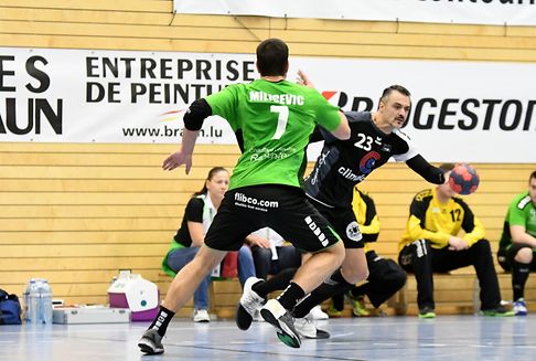 Im nationalen Handball: Gerechtes Unentschieden im Topspiel