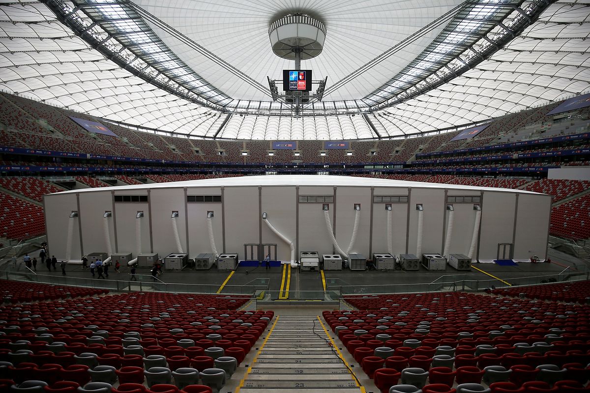 Blick in das  PGE National Stadium, wo der zweitägige Nato-Gipfel stattfindet. In der Mitte befindet sich der Hauptsitzungsaal.