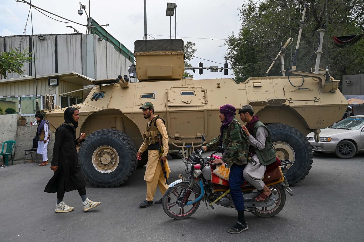 Bei ihrem Vormarsch brachten die Taliban in signifikantem Ausmaß Waffen und andere Ausrüstung unter ihre Kontrolle. 