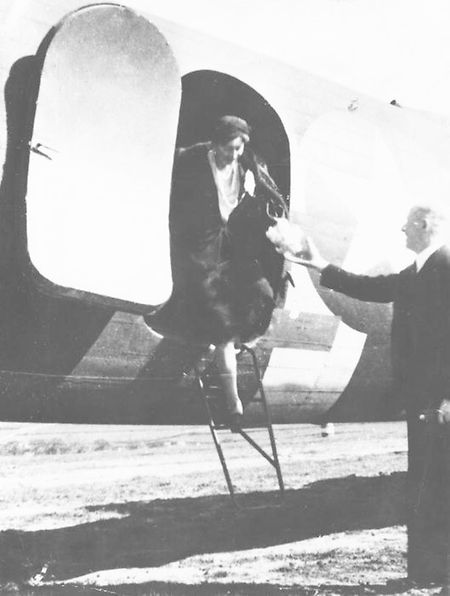 A grã-duquesa Charlotte à chegada ao Luxemburgo no dia 14 Abril de 1945
