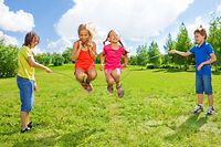 Seilspringen ist eine Herausforderung, die für zahlreiche Zwölfjährige nicht zu bewältigen ist.