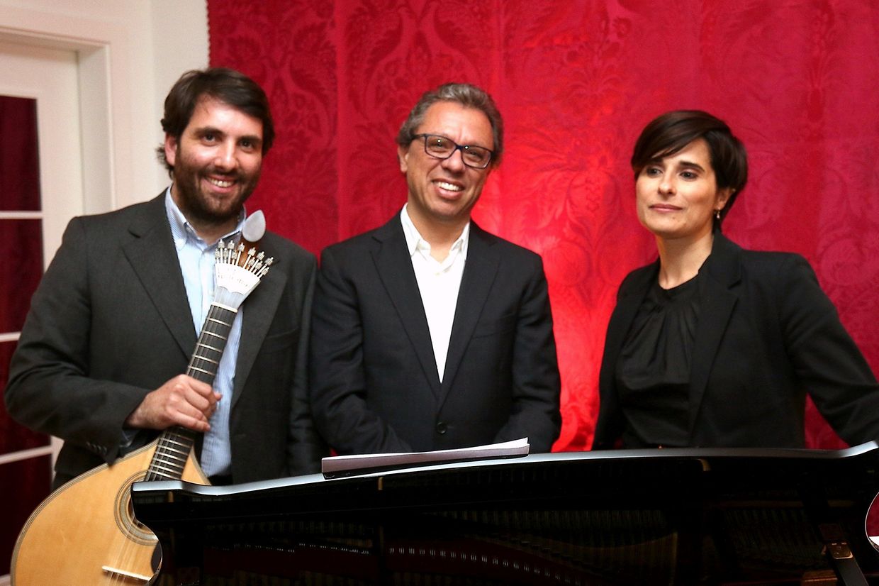 Cristina Branco com o pianista Mário Laginha (ao centro) e o guitarrista Miguel Amaral 