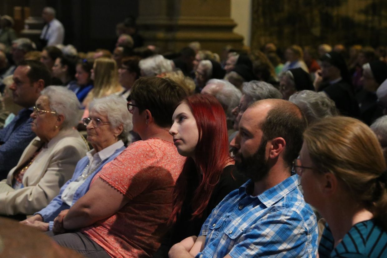 Messe für die neuen Pfarreien: “ Atertdall Sainte-Claire “ (Ospern) & “ Rammerech Saint-Valentin “ (Rambrouch).