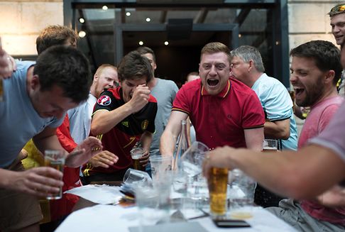 Bei der Fußball-EM: Nach Fan-Randalen droht ein Alkoholverbot