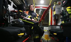 Anne übt ihr Hbby als freiwillige Feuerwehrfrau mit Begeisterung aus.