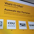 10.03.2021, Baden-Württemberg, Stuttgart: Die Oberfläche der Wahl-O-Mat Software wird in einem Browserfenster auf einem Computer angezeigt. Zwei von drei Wahlberechtigten haben bislang den sogenannten Wahl-O-Maten im Internet benutzt oder wollen dies noch tun, um die eigenen Meinungen mit dem Wahlprogramm der Parteien vor der Landtagswahl am 14. März zu vergleichen. Das ist das Ergebnis einer Umfrage des Meinungsforschungsinstituts Forsa und der Universität Hohenheim. (zu dpa: «Umfrage: Wahl-O-Mat wird vor der Landtagswahl von den meisten genutzt») Foto: Bernd Weißbrod/dpa +++ dpa-Bildfunk +++