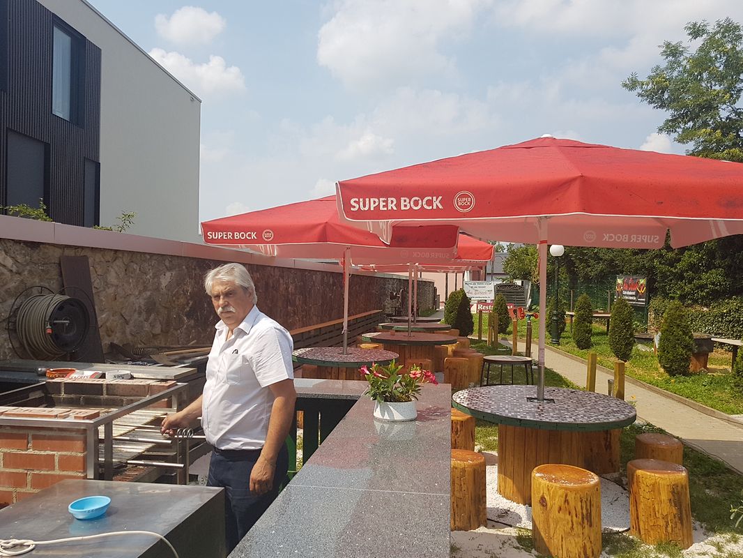 Domingos Soares inaugura novo espaço no jardim para churrascos de verão