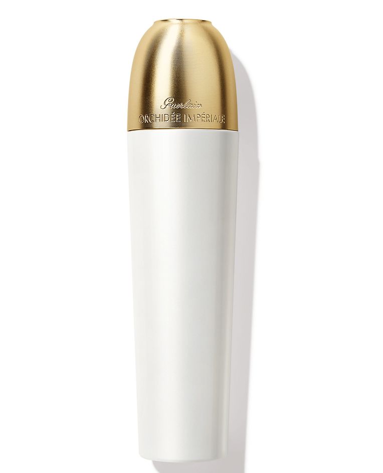 Die  "Orchidée Impériale Lotion-Essence Lumière" von Guerlain stimuliert die Zellerneuerung der Haut und verspricht einen ebenmäßigen Teint. Ab März erhältlich, um 125 Euro.