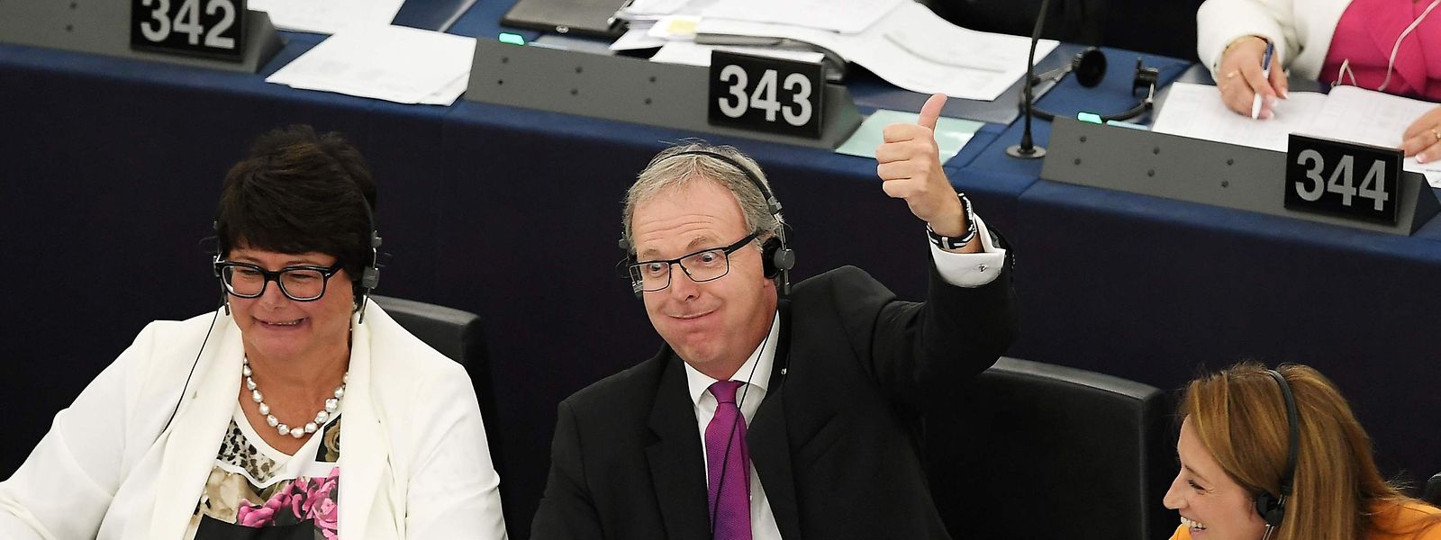 EU-Parlamentsmitglied und Berichterstatter Axel Voss (CDU) reagiert direkt nach der Abstimmung.