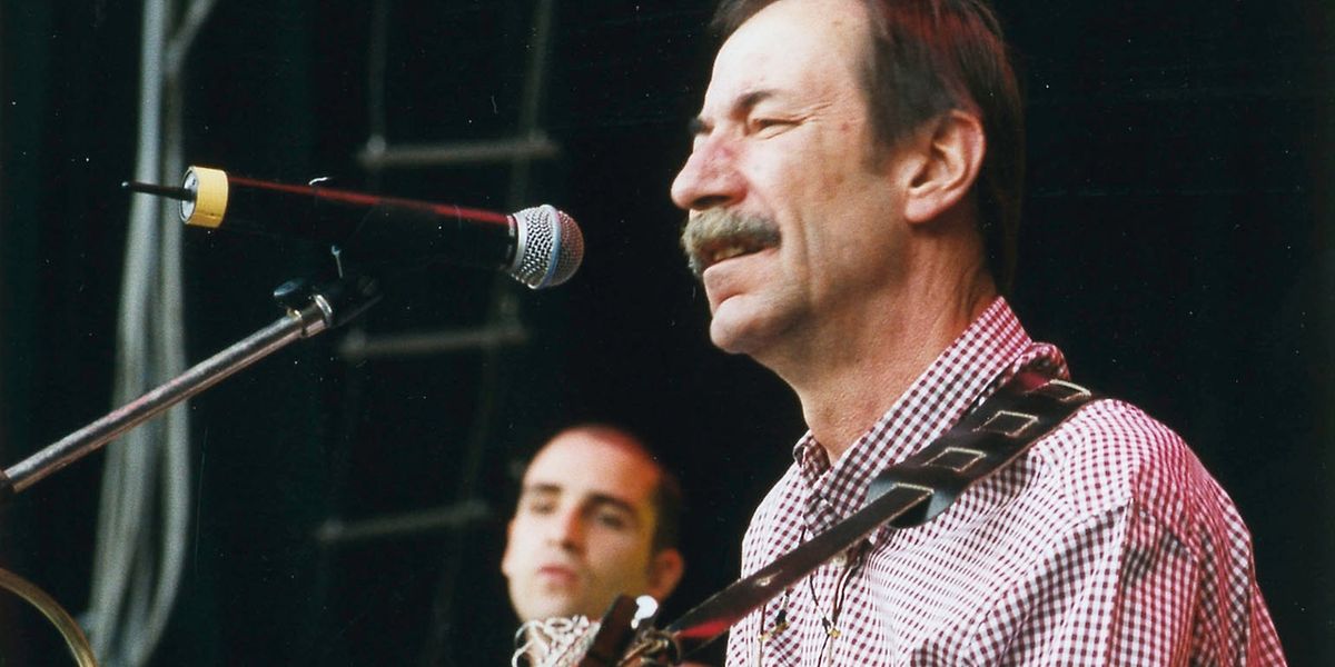 Raue Stimme und akustische Gitarre: Marco Poggi.