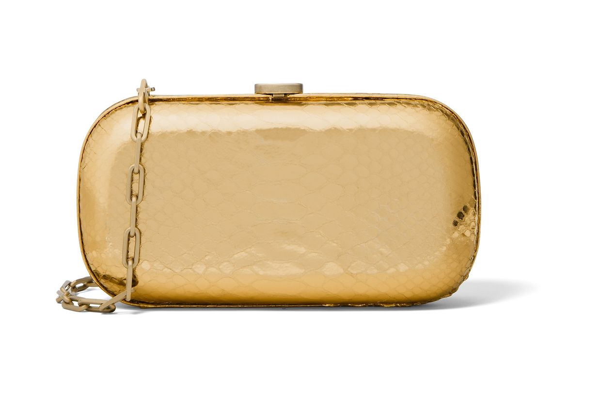 Ein echtes Goldstück: Handtasche aus der „Collection”-Linie von Michael Kors, um 1.175 Euro.