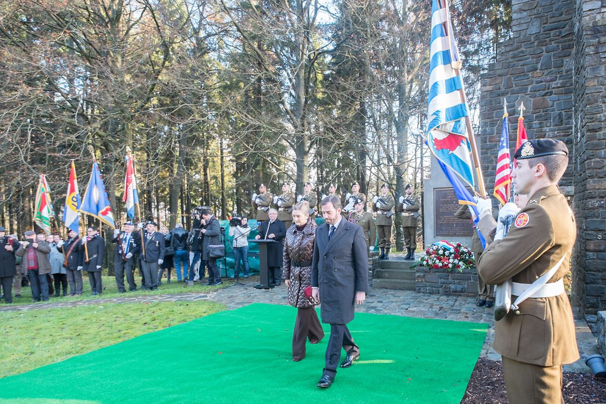 In Nothum legten Erbgroßherzog Guillaume und Erbgroßherzogin Stéphanie einen Blumenkranz nieder.
