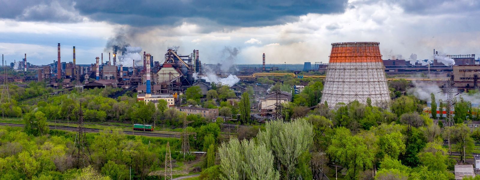ArcelorMittal ist einer der größten Investoren in der Ukraine, wo der Stahlhersteller 2005 das Werk Kryviy Rih für 5,2 Milliarden US-Dollar gekauft hat.