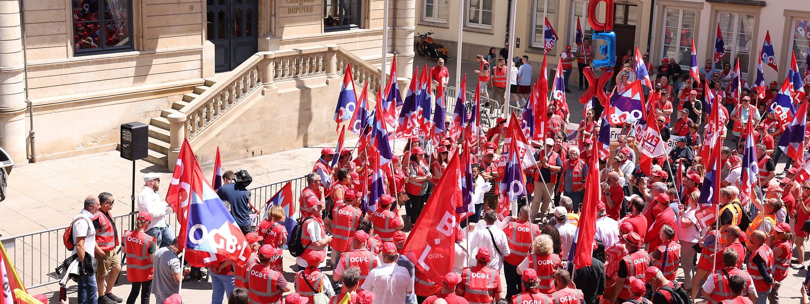 L'OGBL a protesté mercredi devant le Parlement contre la loi qui régit l'accord tripartite.