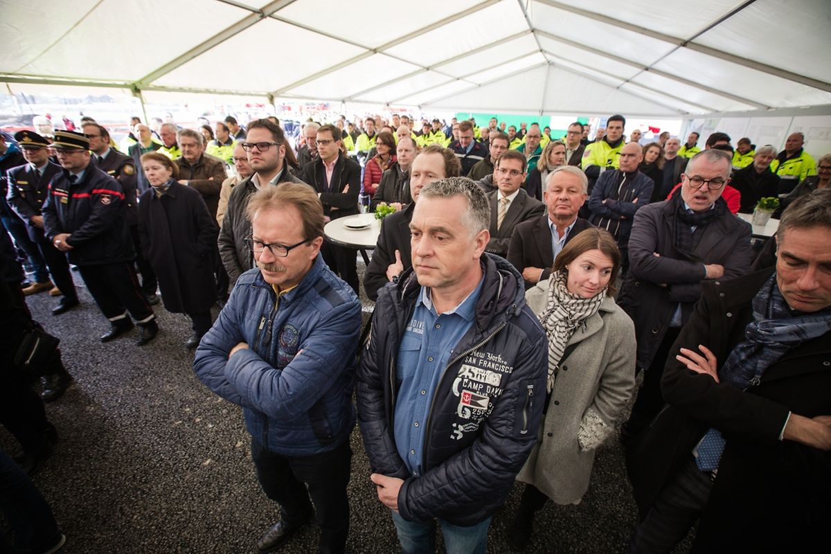 Bei der Grundsteinlegung am Freitag waren Hunderte Menschen zugegen.  