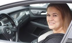 Catia Costa ist überzeugt, dass alle Menschen gut sind, auch wenn es bei manchen nicht gleich sichtbar ist. ?Ich kenne mich mit Menschen aus. Auch die Grimmigen sind gutherzig?, sagt sie. / Foto: Inna GANSCHOW