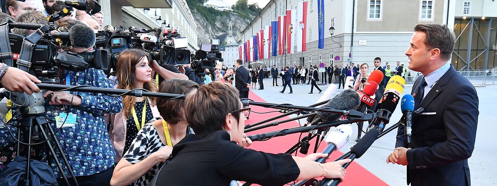 Luxemburg ist durch Premier Xavier Bettel vertreten.