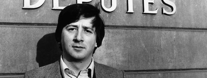 Jean-Claude Juncker en 1979, alors jeune candidat à la Chambre des députés, l'une des nombreuses photos utilisées dans la mosaïque.