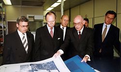 150 Jahre Alt Luxemburger Wort - Besuch Großherzog Jean - ISP Saint-Paul - Gasperich - Copyright : Lé Sibenaler/Photothèque de la ville de Luxembourg/1998