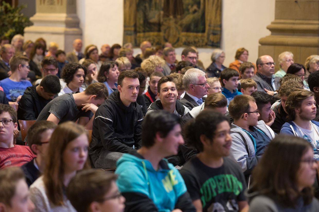 Messe für das Athenäum und die "Lycéen" der Stadt Luxemburg. 