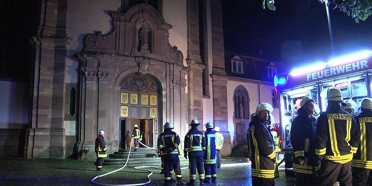 Orgeltreppe Der Abteikirche Verbrannt Feuer Im Kloster Himmerod